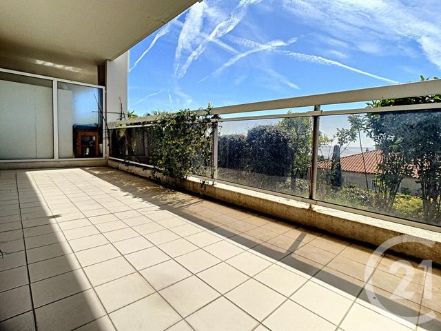 Appartement F2 à vendre - 2 pièces - 52.24 m2 - NICE - 06 - PROVENCE-ALPES-COTE-D-AZUR - Century 21 Optimmo Appartement F2 à vendre - 2 pièces - 52.24 m2 - NICE - 06 - PROVENCE-ALPES-COTE-D-AZUR - Century 21 Optimmo