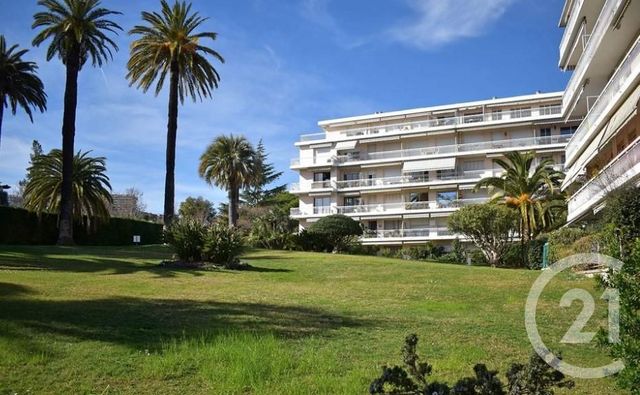 Afficher la photo en grand Appartement F1 à vendre - 1 pièce - 32.0 m2 - NICE - 06 - PROVENCE-ALPES-COTE-D-AZUR - Century 21 Optimmo